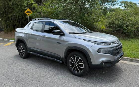 FIAT TORO 2.0 16V TURBO DIESEL ULTRA 4WD AT9 FIAT TORO 2.0 16V TURBO DIESEL ULTRA 4WD AT9